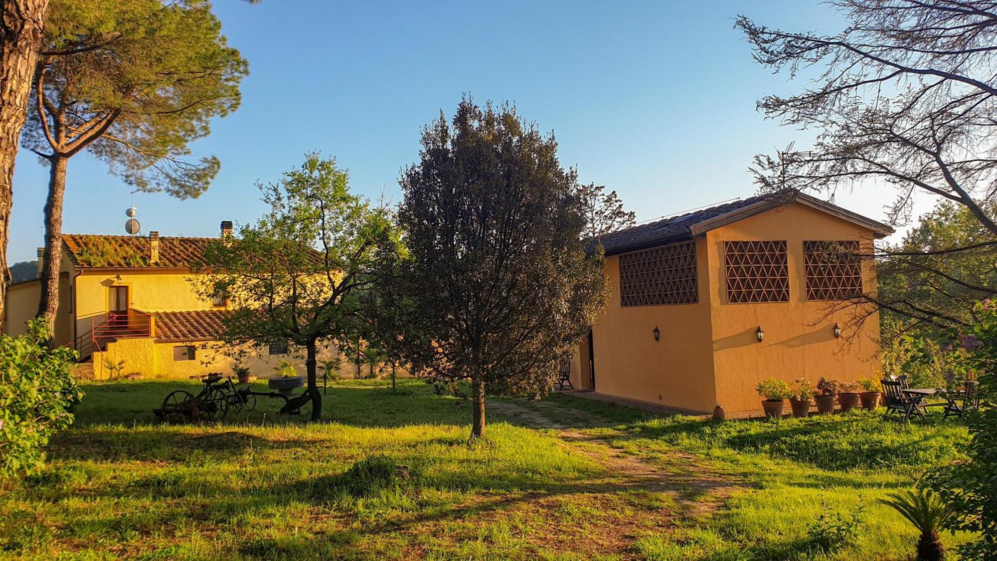 Agriturismo Podere Le Tombe Casa de hóspedes Palaia Exterior foto