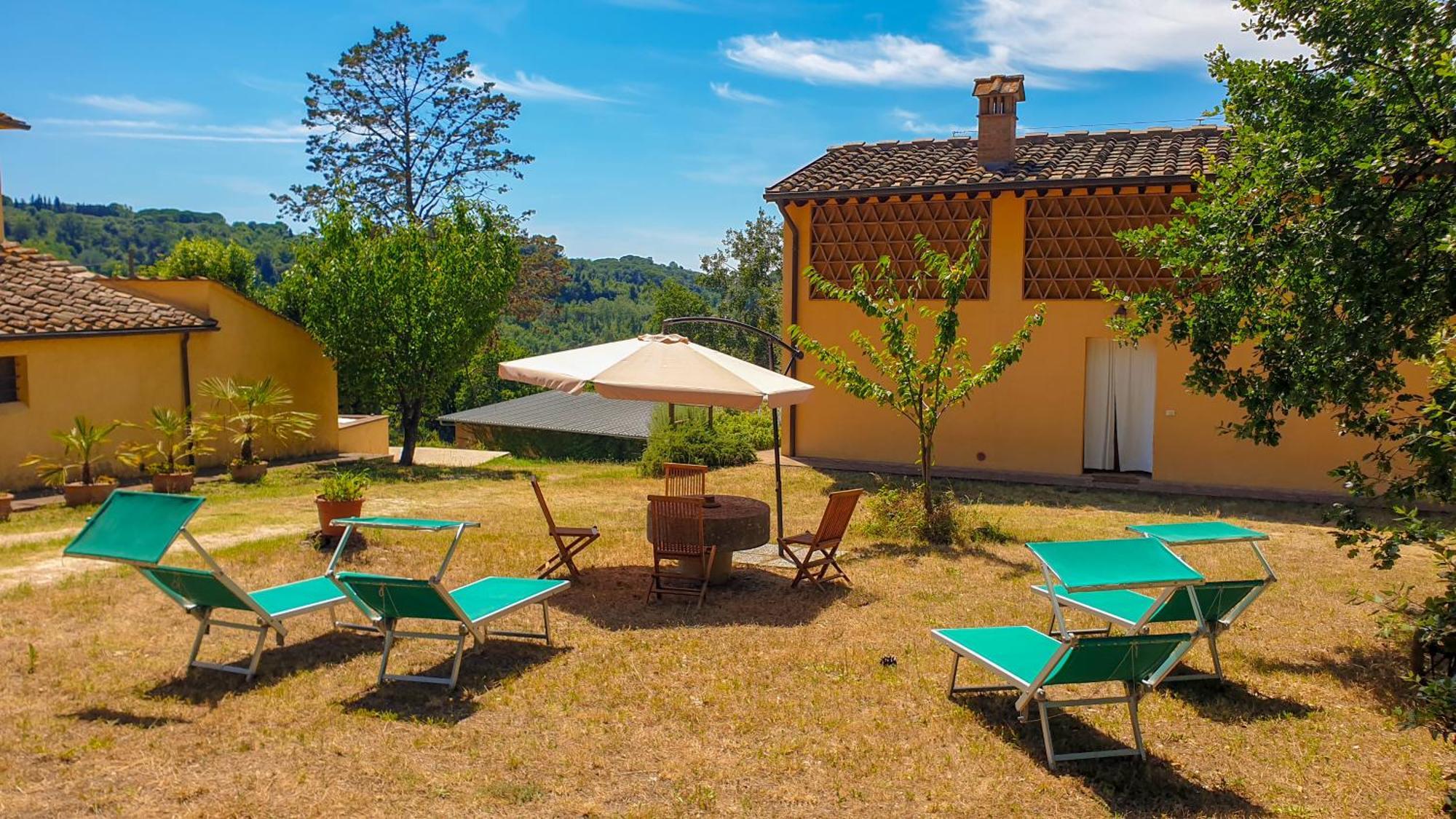 Agriturismo Podere Le Tombe Casa de hóspedes Palaia Exterior foto